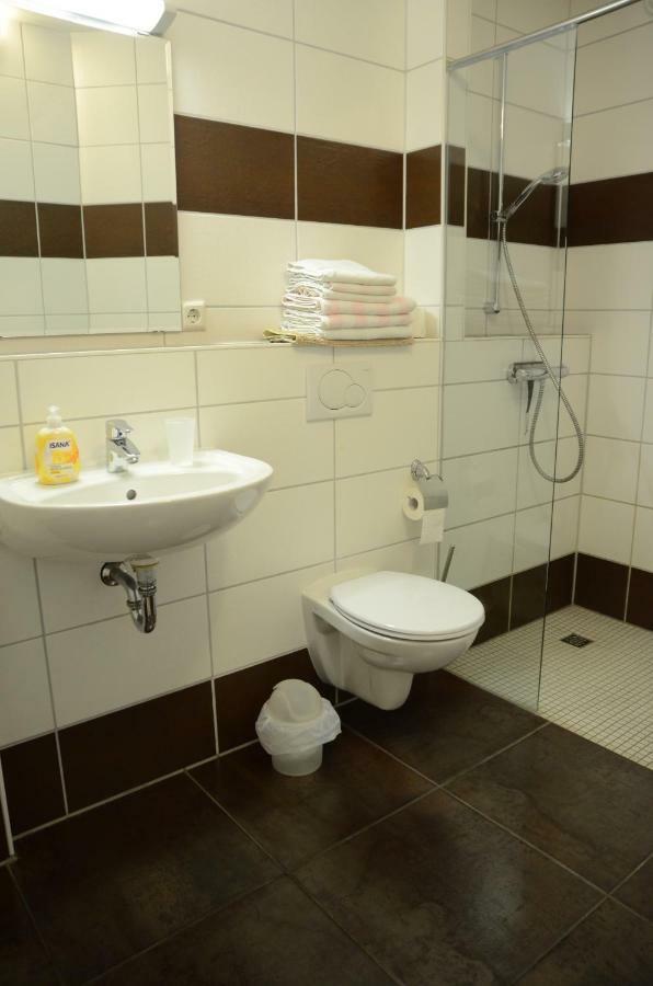 דירות רוסטוק Ferienresidenz Am Strom מראה חיצוני תמונה